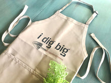 Funny Garden Apron, i dig big, Three Pocket Garden Apron, Gift for Her, Gift for Gardener, Gardening Apron, Mother's Day Gift